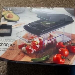 NIB Miu xl vegetable chopper